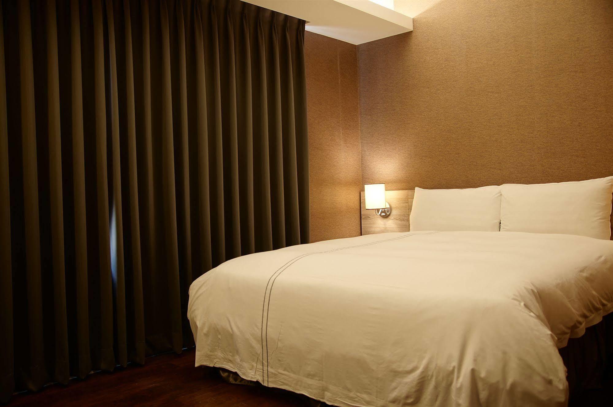 Talmud Business Hotel - Zhongshan Taichung Esterno foto