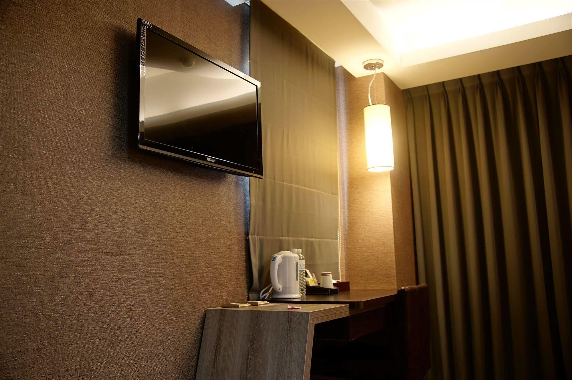 Talmud Business Hotel - Zhongshan Taichung Esterno foto