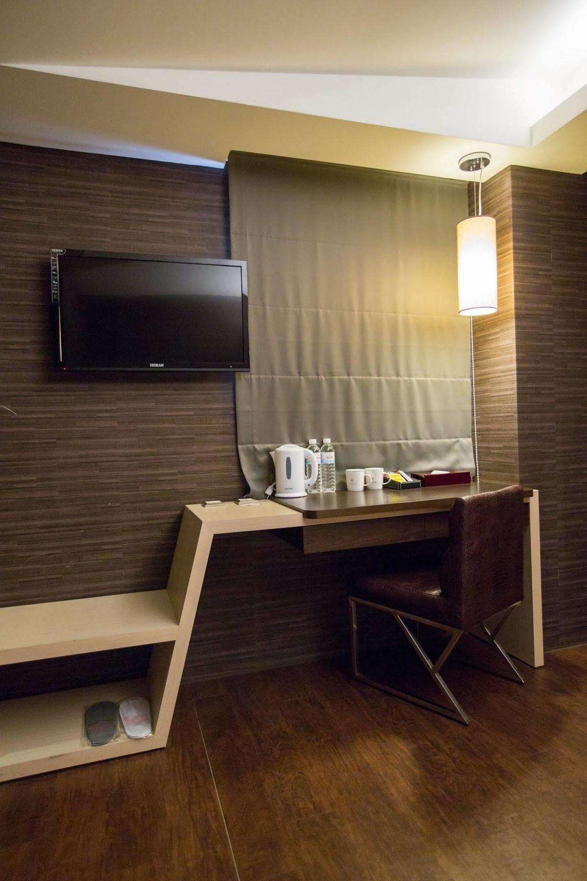 Talmud Business Hotel - Zhongshan Taichung Esterno foto